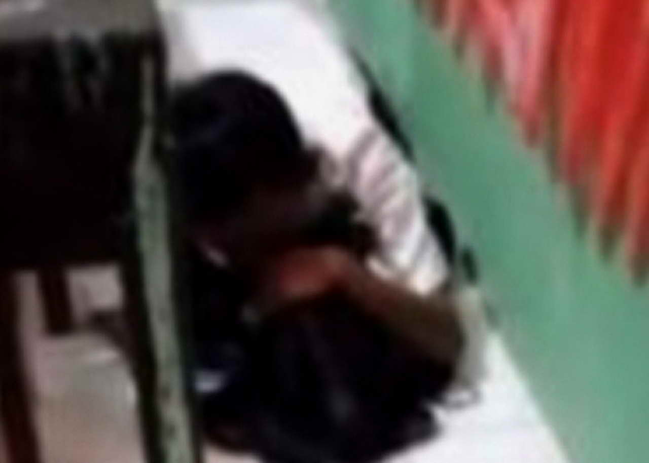 Siswi SMP dan Siswa SMA Demak WADUH! Video Viral 2 Pelajar SMP dan SMA di Demak Lakukan Adegan Syur di Sekolah Dasar, Link Video Banyak Diburu Netizen