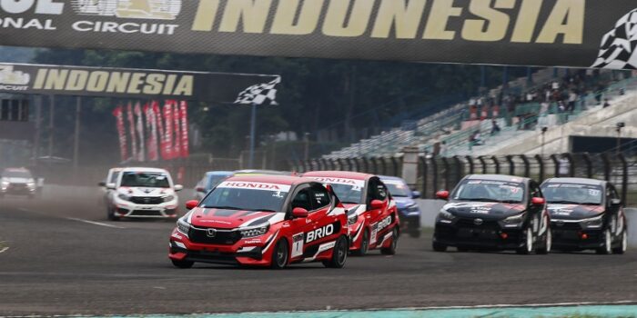 Foto 1 Makin Panas! Persaingan Gelar Juara Seri Terakhir Honda One Make Race Musim 2024